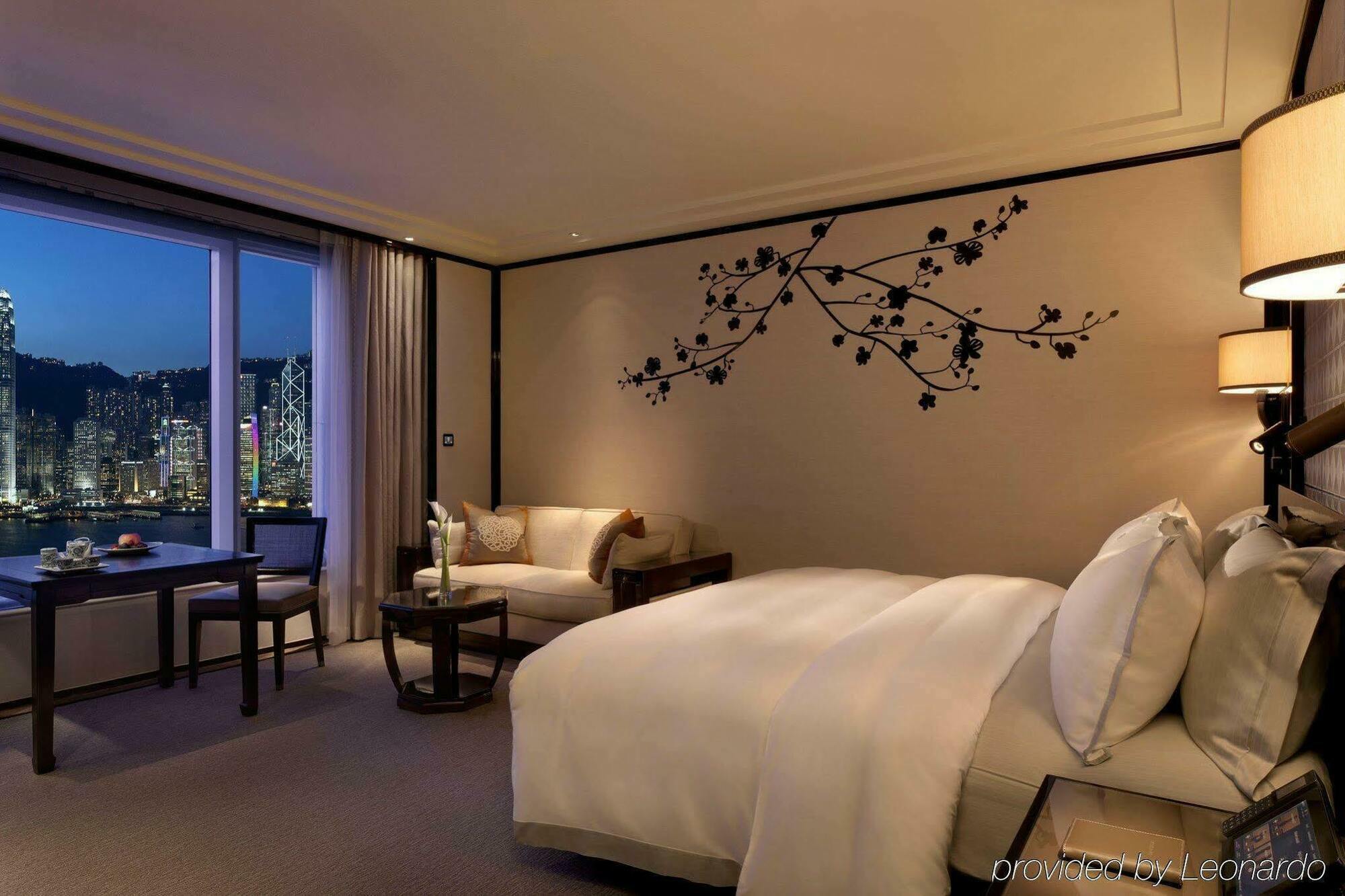 The Peninsula 5*